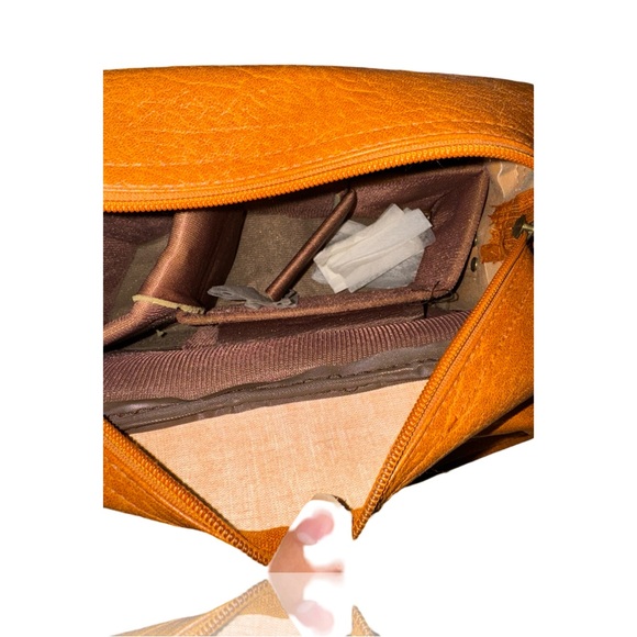 Vintage Leather Camera Bag for Large Film or DSL Camera: Full Zip: Beautiful - Picture 6 of 7